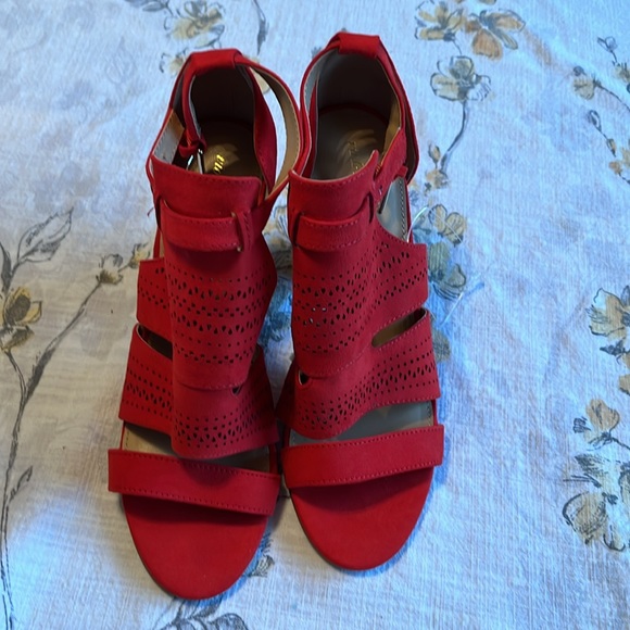 Violet & Red Wedge Heels Size 7 1/2 - Picture 5 of 8